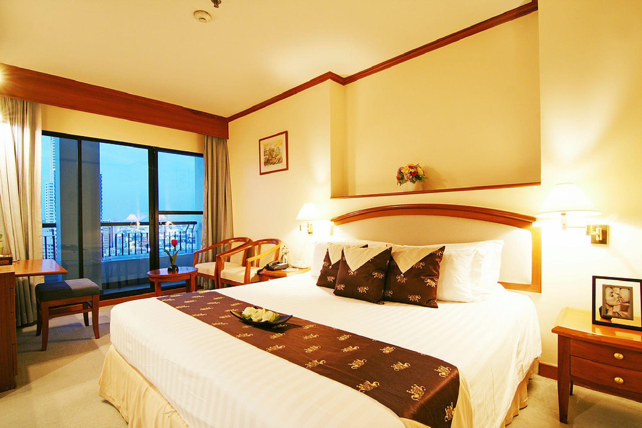 Grand Diamond Suites Hotel Бангкок Экстерьер фото